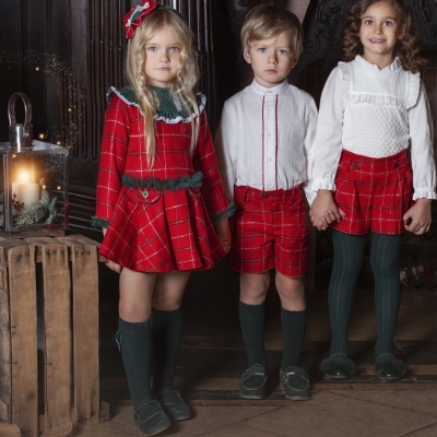 Рокля каре с тъмно зелено