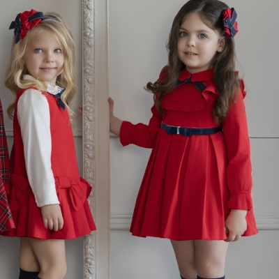 Рокля в червено с колан