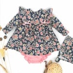 Комплект рокличка за бебе с гащички и шапка на цветя