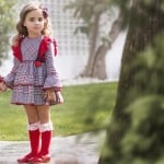 Рокля в каре с диадема за коса