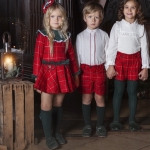 Рокля каре с тъмно зелено